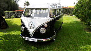 Volkswagen Split Bus Samba 23 Windows Replica - Volkswagen - d1b91efe-b97b-4882-bed7-67c3bb603fb1