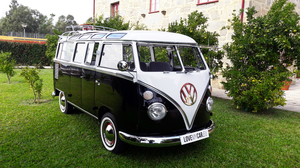 Volkswagen Split Bus Samba 23 Windows Replica - Volkswagen - d1b91efe-b97b-4882-bed7-67c3bb603fb1