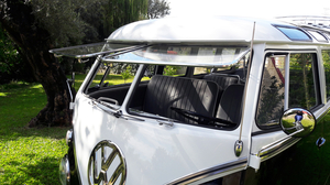 Volkswagen Split Bus Samba 23 Windows Replica - Volkswagen - d1b91efe-b97b-4882-bed7-67c3bb603fb1